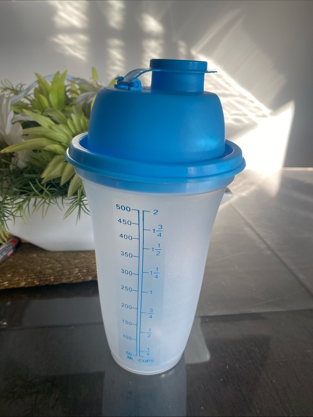 New🌈 Tupperware Quick Shake Mixer Measuring Cups